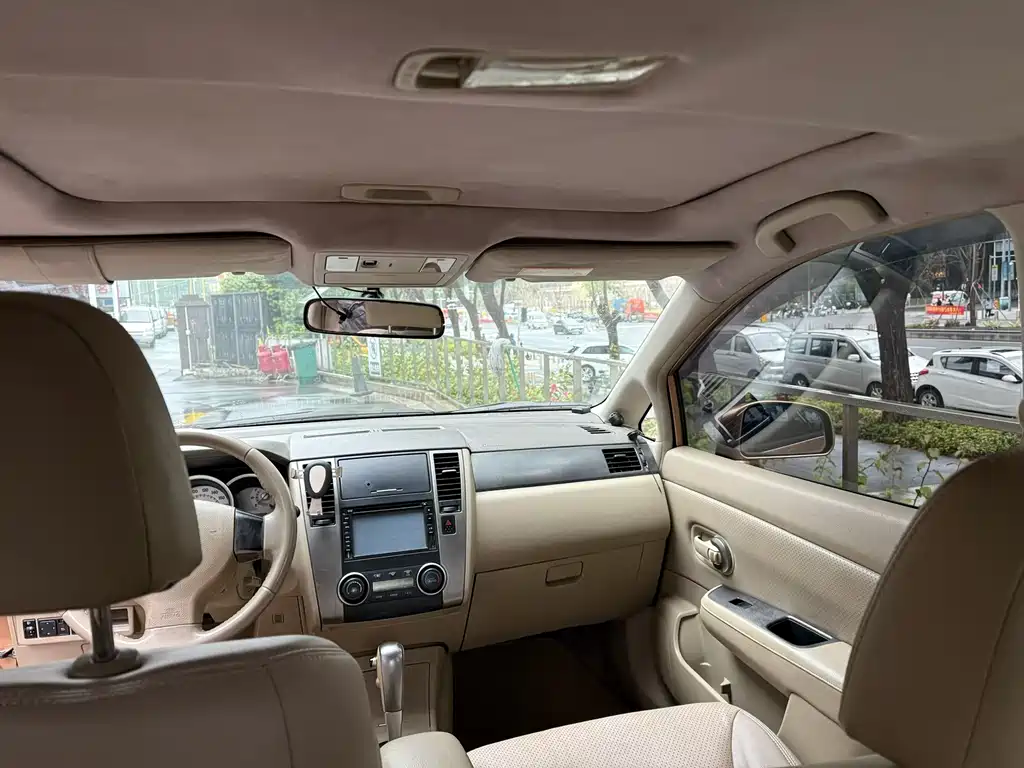 Nissan Tiida 2009