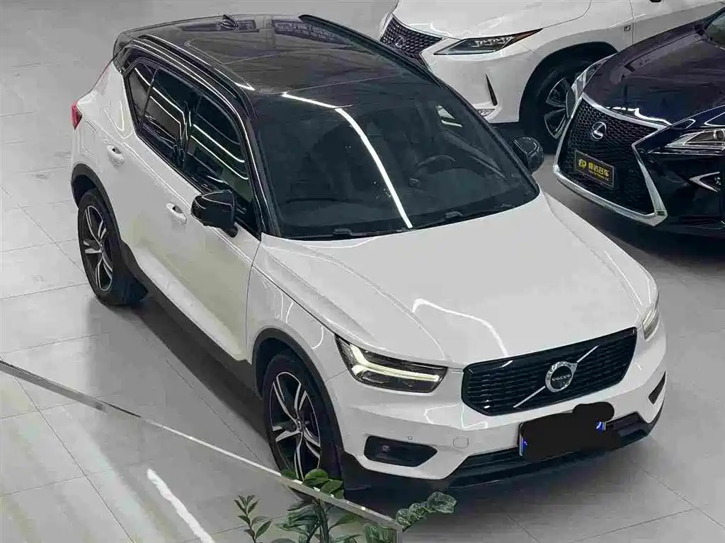 Volvo XC40 2019 — фото 4