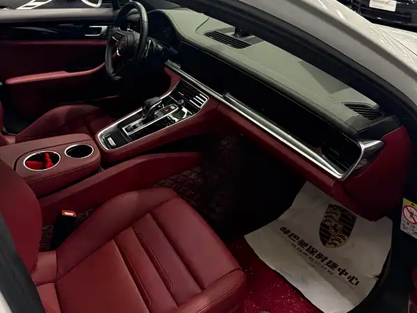 Porsche Panamera 2023
