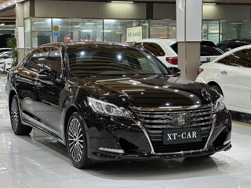 Toyota Crown 2019 — фото 3