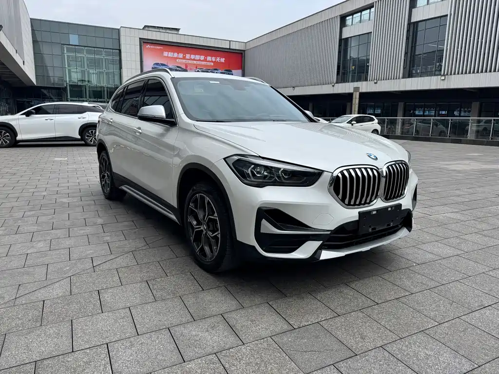 BMW X1 2022 — фото 3