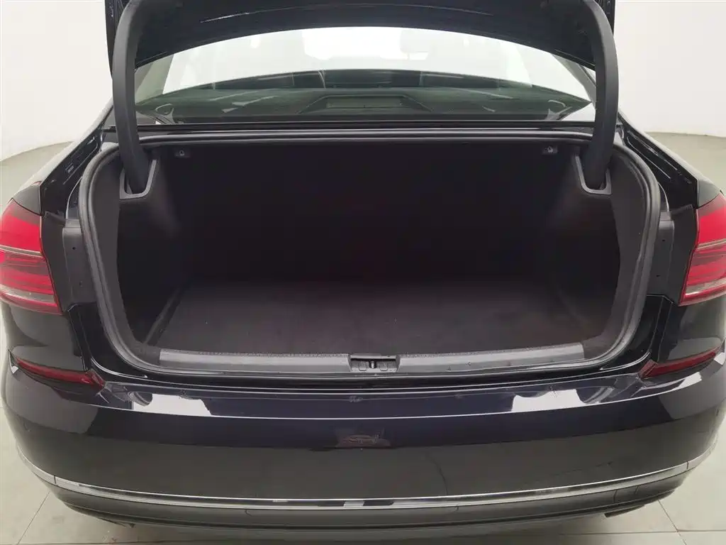 Volkswagen Passat 2016 — фото 16