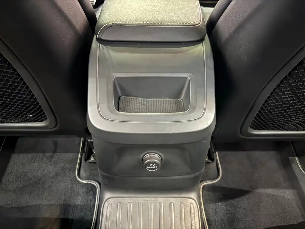 Volvo XC60 Plug-In Hybrid 2019 — фото 20