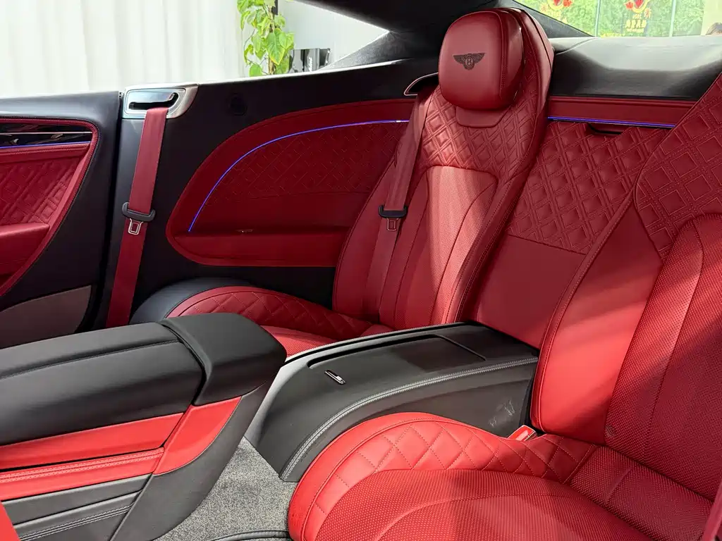 Bentley Continental 2021 — фото 12