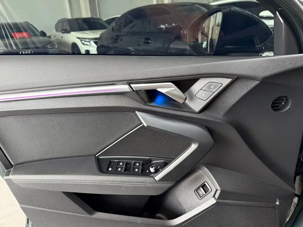 Audi A3 2023 — фото 16
