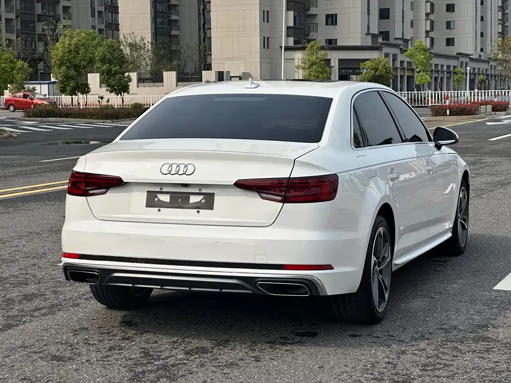 Audi A4L 2019 — фото 4