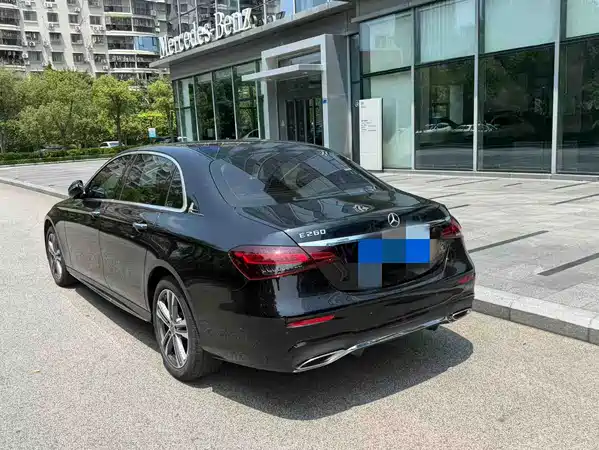 Mercedes-Benz E-Class 2023