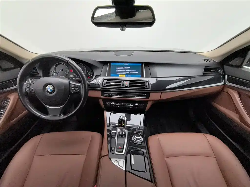 BMW 5 Series 2016 — фото 5