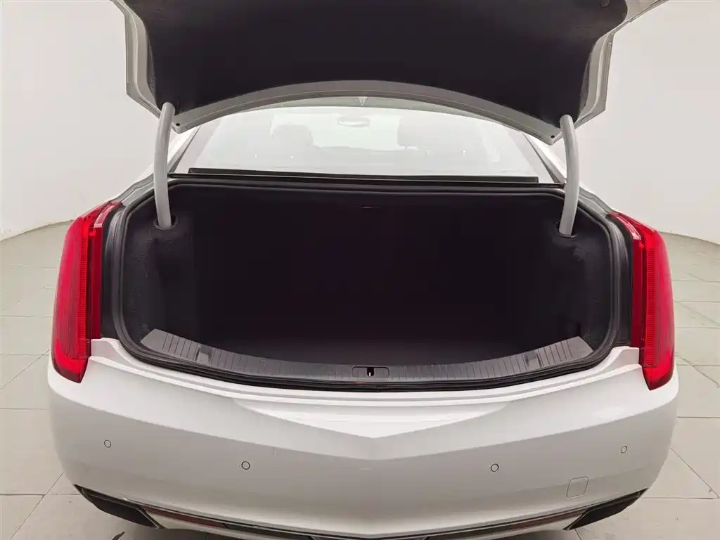 Cadillac XTS 2017 — фото 16