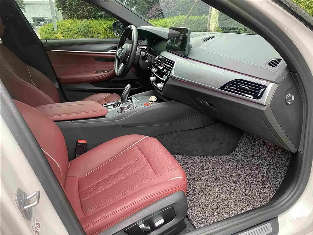 BMW 5 Series New Energy 2022 — фото 11
