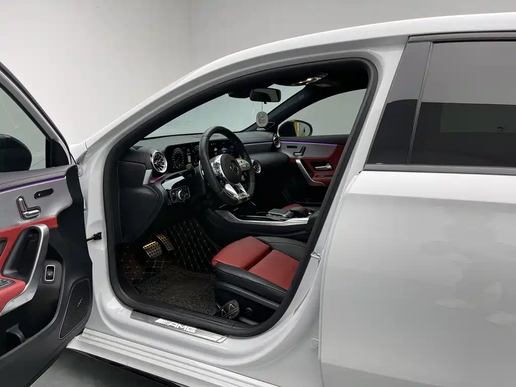 Mercedes-Benz A-Class AMG 2021 — фото 15