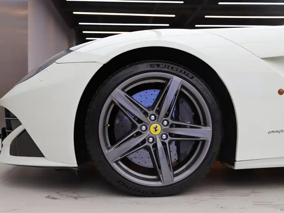 Ferrari F12berlinetta 2016 — фото 14