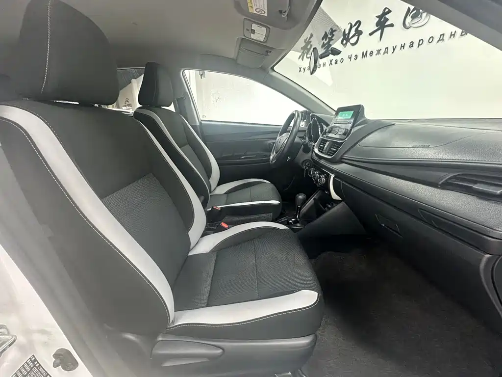 Toyota Yaris L 2023 — фото 23