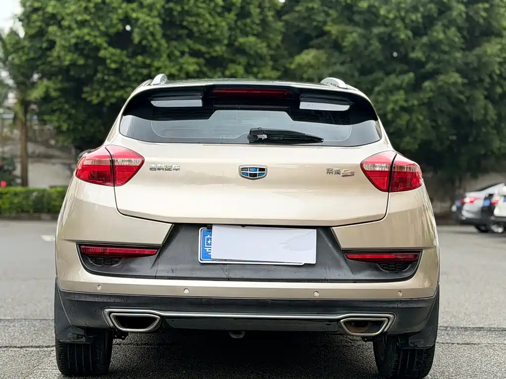Geely Emgrand GS 2016 — фото 15