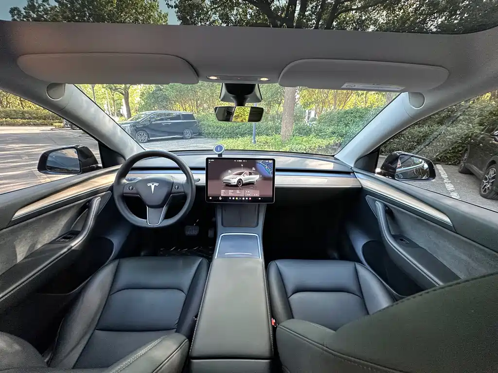 Tesla Model Y 2022 — фото 13