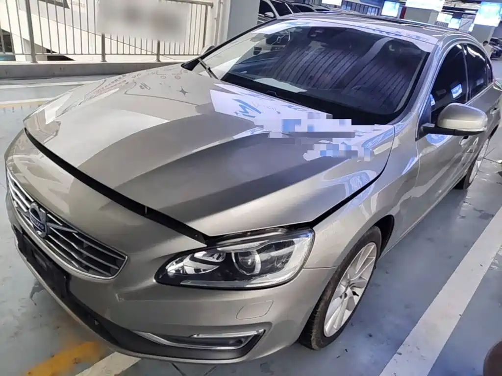 Volvo S60 2015 — фото 2