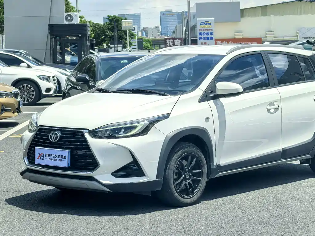 Toyota Yaris L 2021