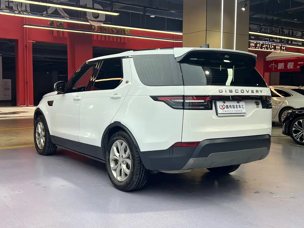 Land Rover Discovery 2018 — фото 15