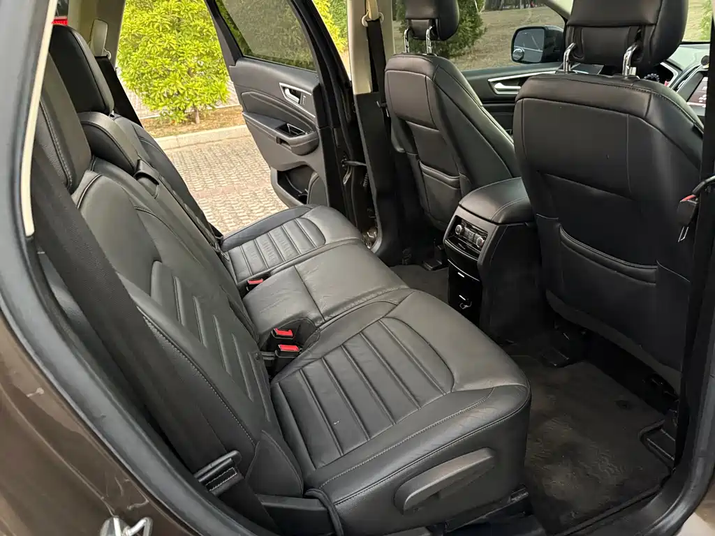 Ford Edge 2016 — фото 13