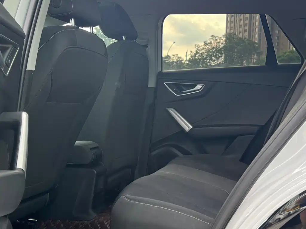 Audi Q2L 2020