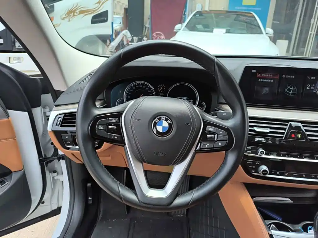 BMW 6 Series GT 2019 — фото 11