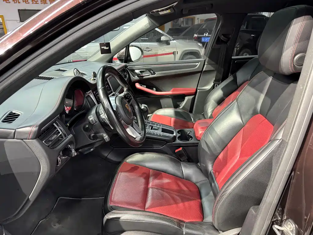 Porsche Macan 2019 — фото 11