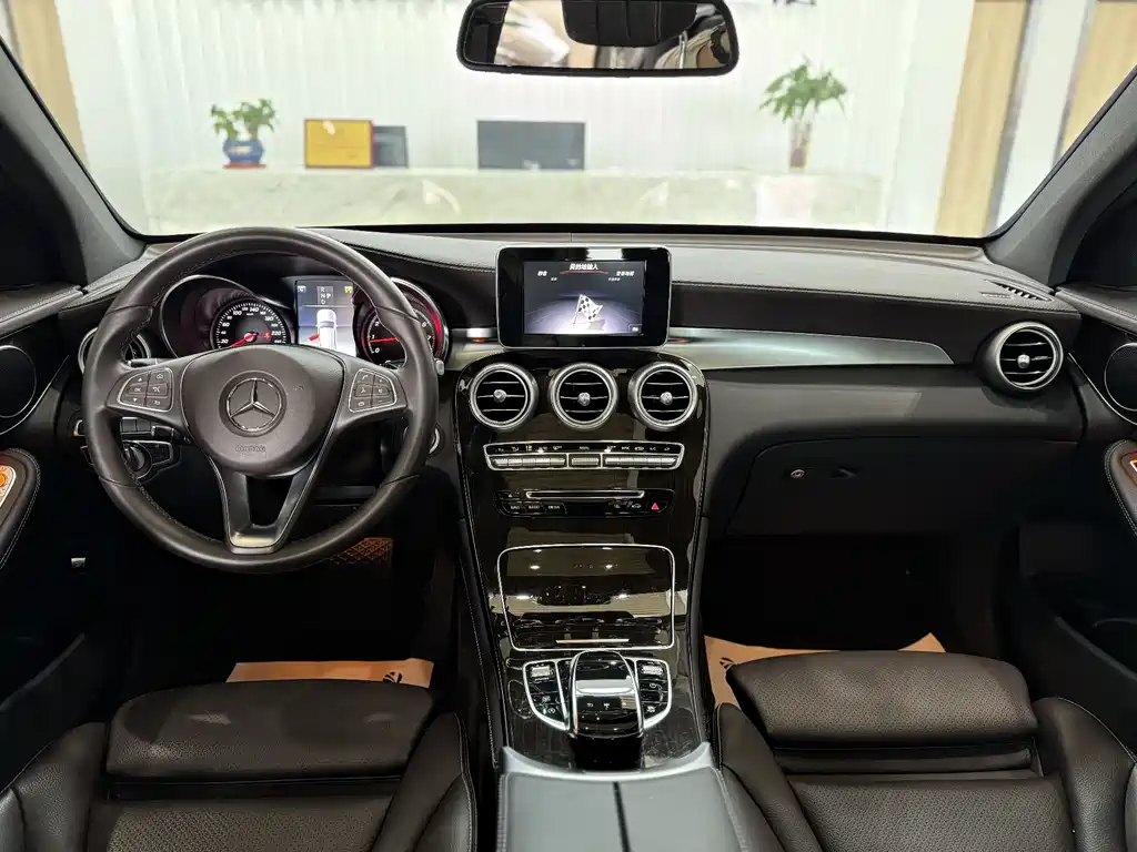Mercedes-Benz GLC 2019 — фото 10