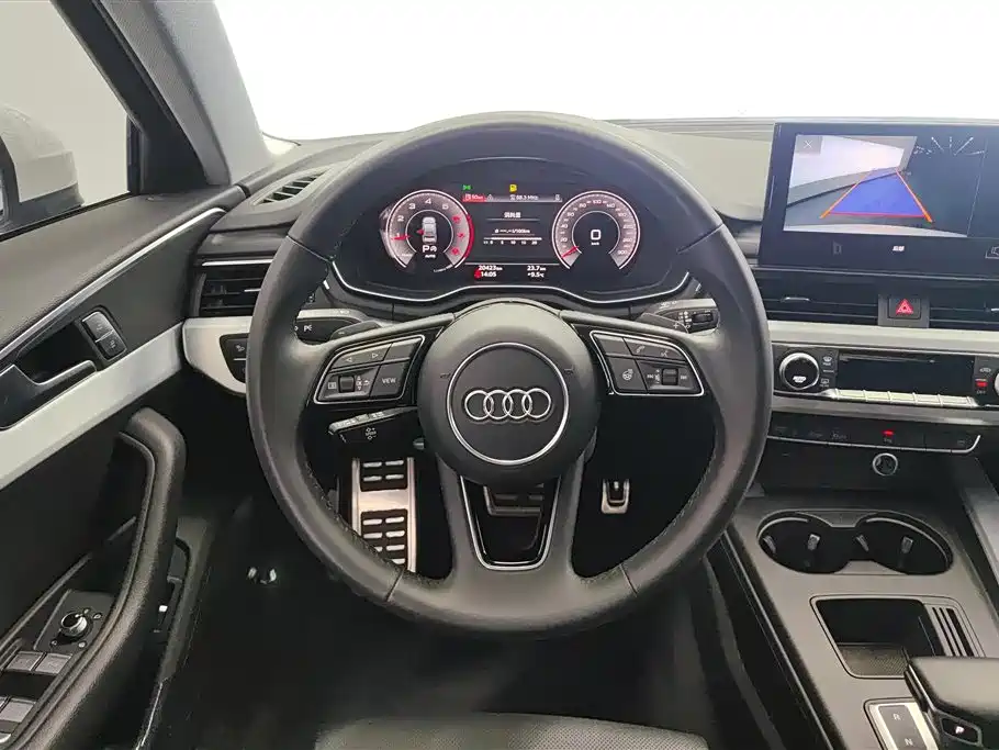 Audi A4L 2024 — фото 15