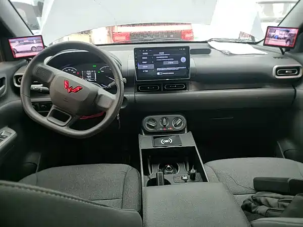 Wuling Hongguang New Energy 2025