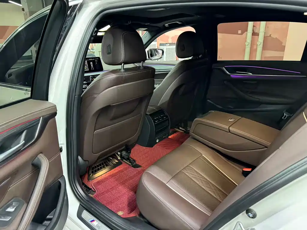 BMW 5 Series 2021