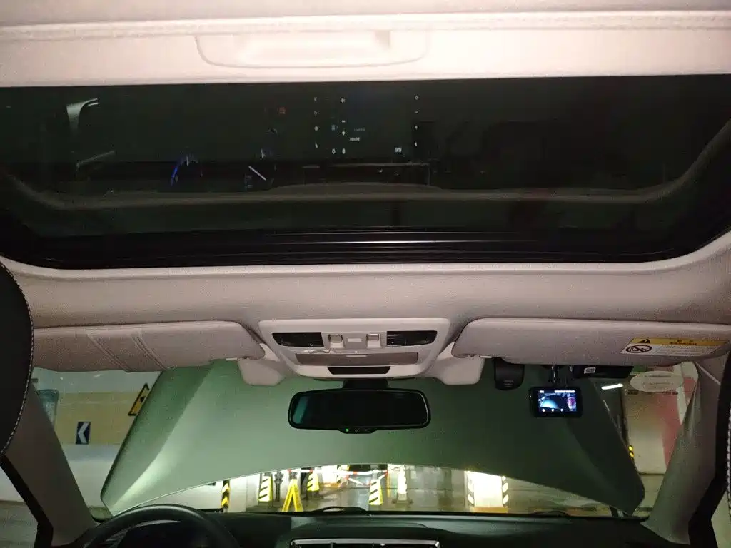 Subaru Outback 2018 — фото 9
