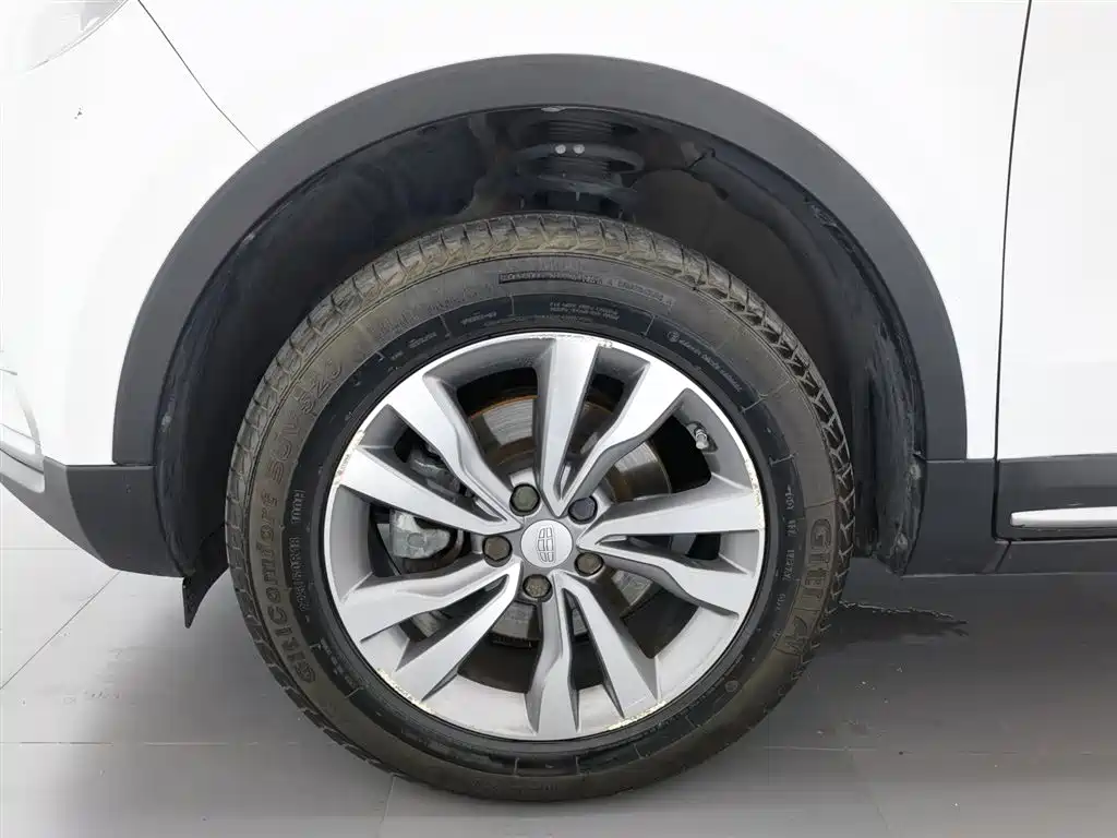 Geely Boyue 2017 — фото 17