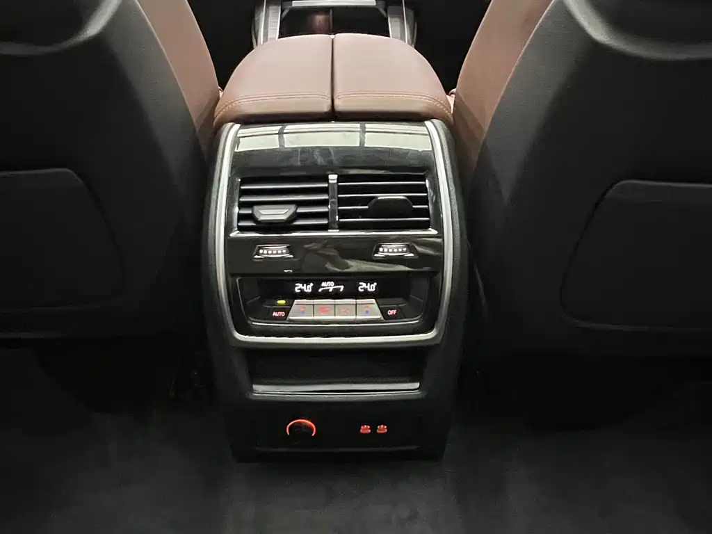 BMW X7 2023 — фото 18
