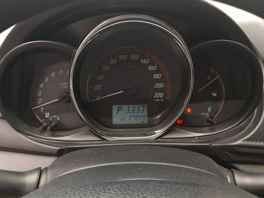 Toyota Yaris L 2021 — фото 14