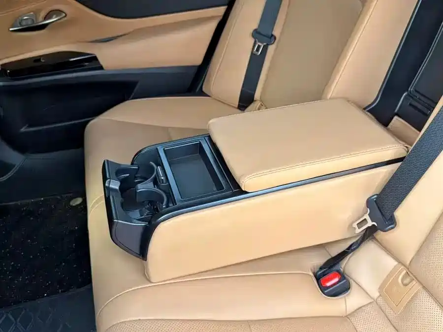 Lexus ES 2023 — фото 12