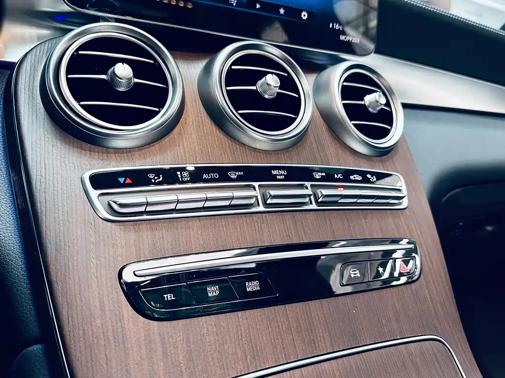 Mercedes-Benz GLC 2021 — фото 29