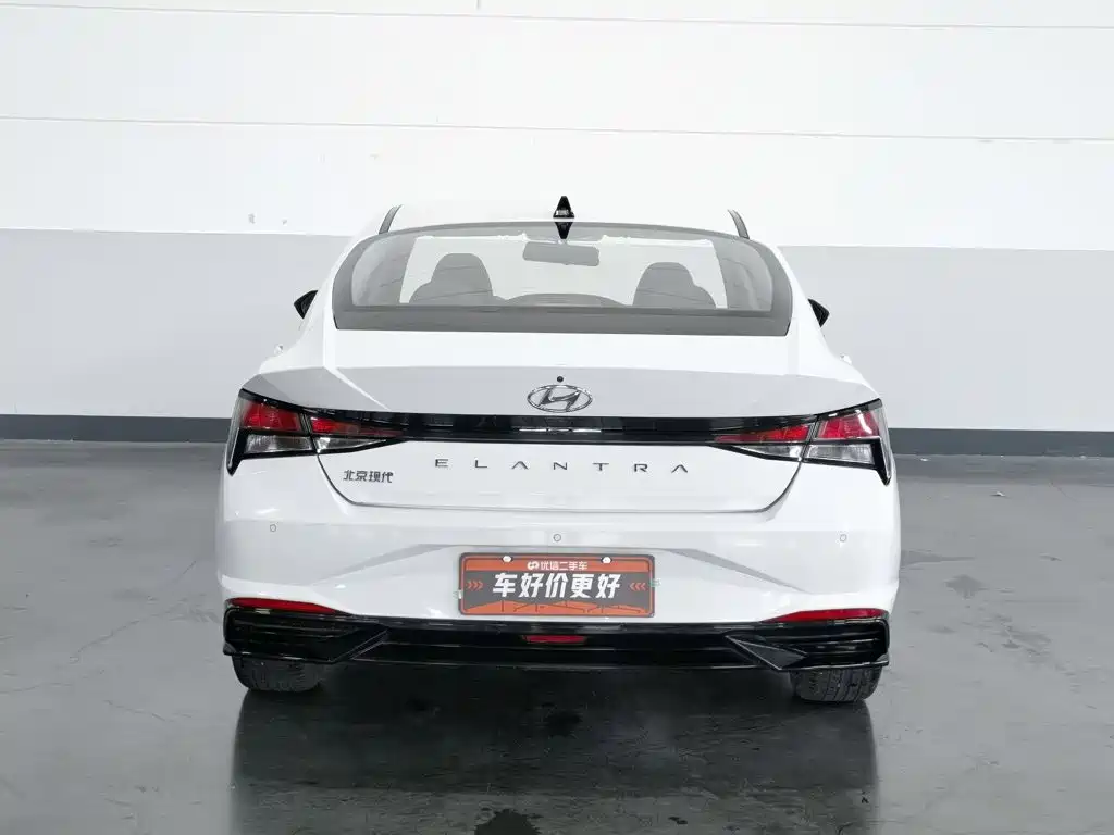Hyundai Elantra 2022