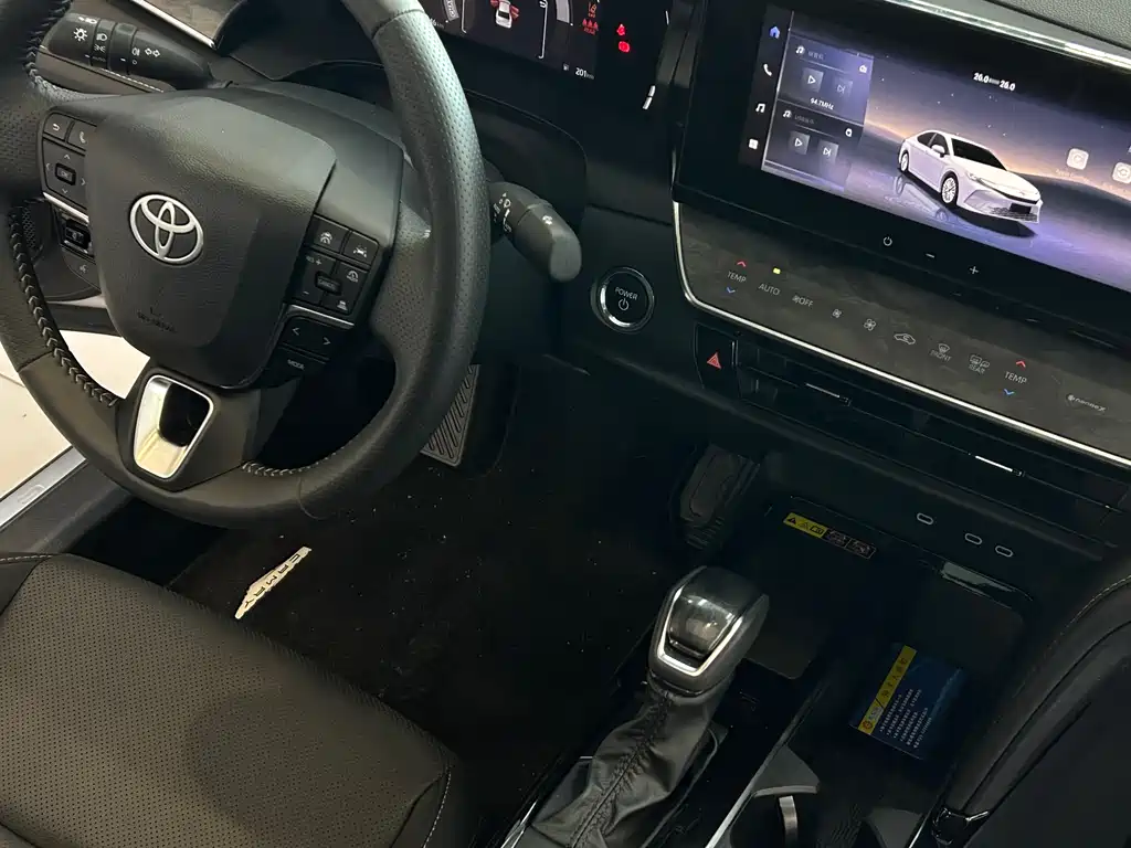 Toyota Camry 2024 — фото 15