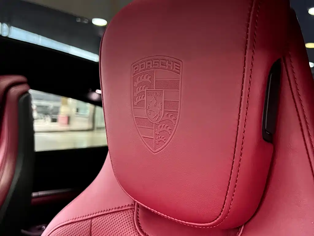 Porsche Taycan 2023 — фото 9