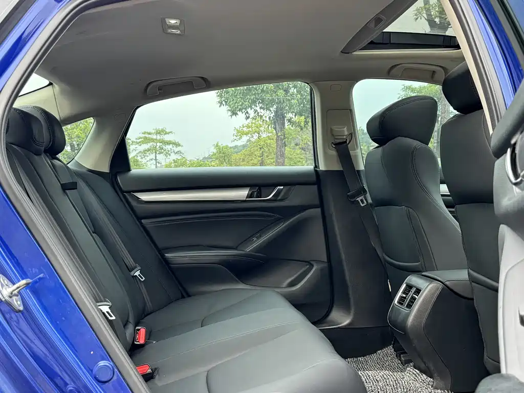 Honda Accord 2018 — фото 13