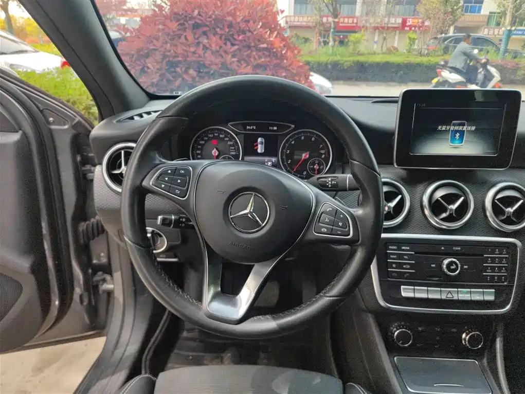 Mercedes-Benz A-Class 2018 — фото 4