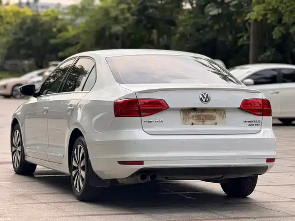 Volkswagen Sagitar 2018