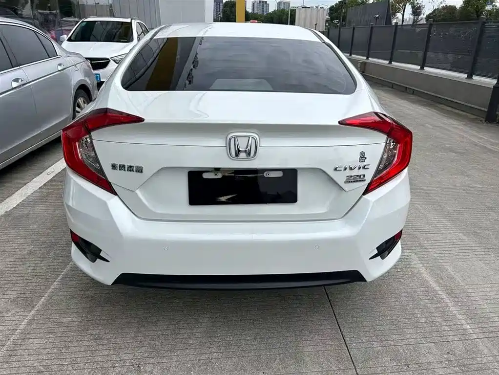 Honda Civic 2020 — фото 11