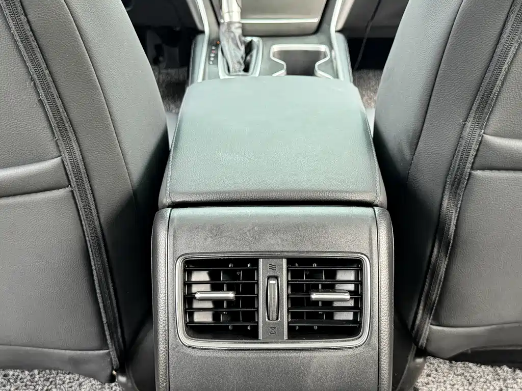 Honda Accord 2018 — фото 19