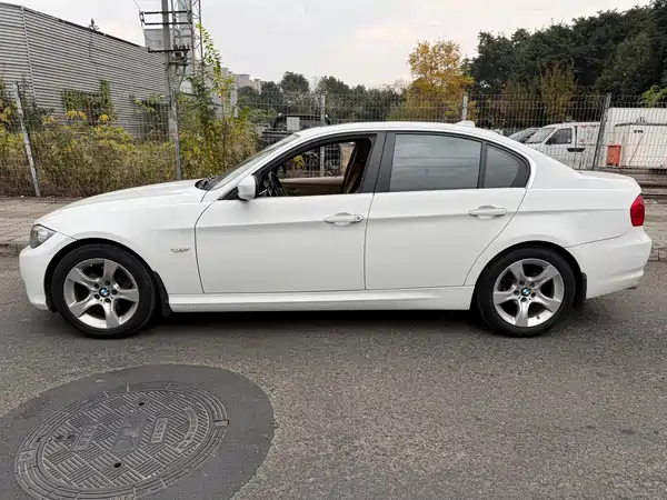 BMW 3 Series 2011