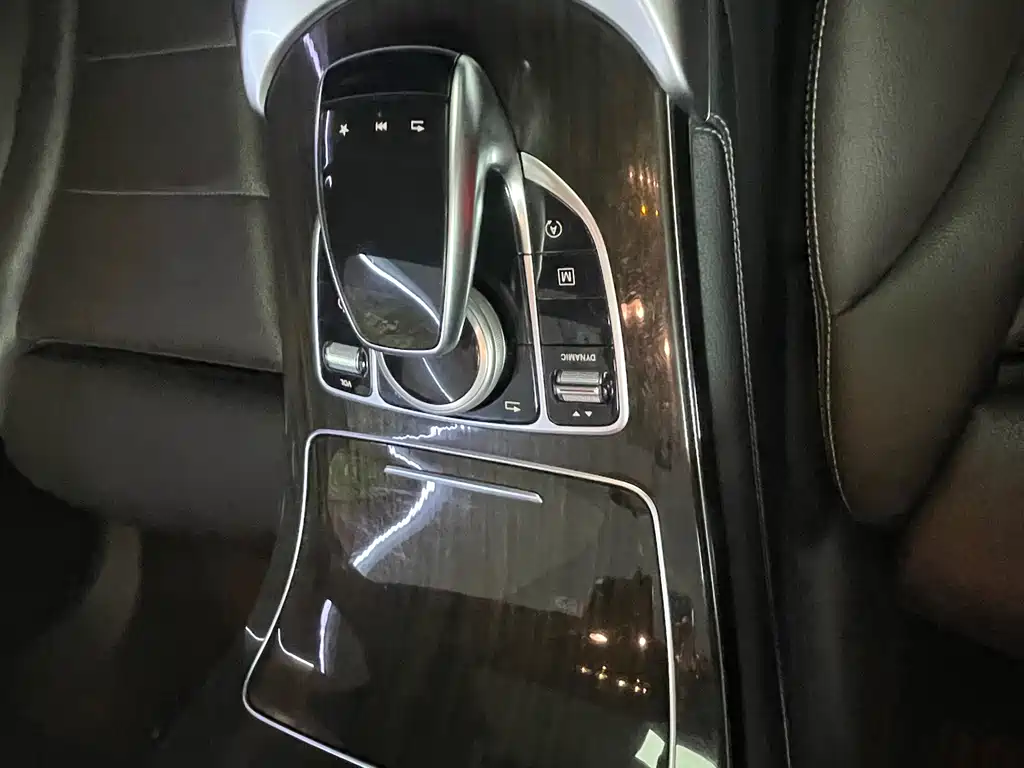 Mercedes-Benz GLC 2018 — фото 15