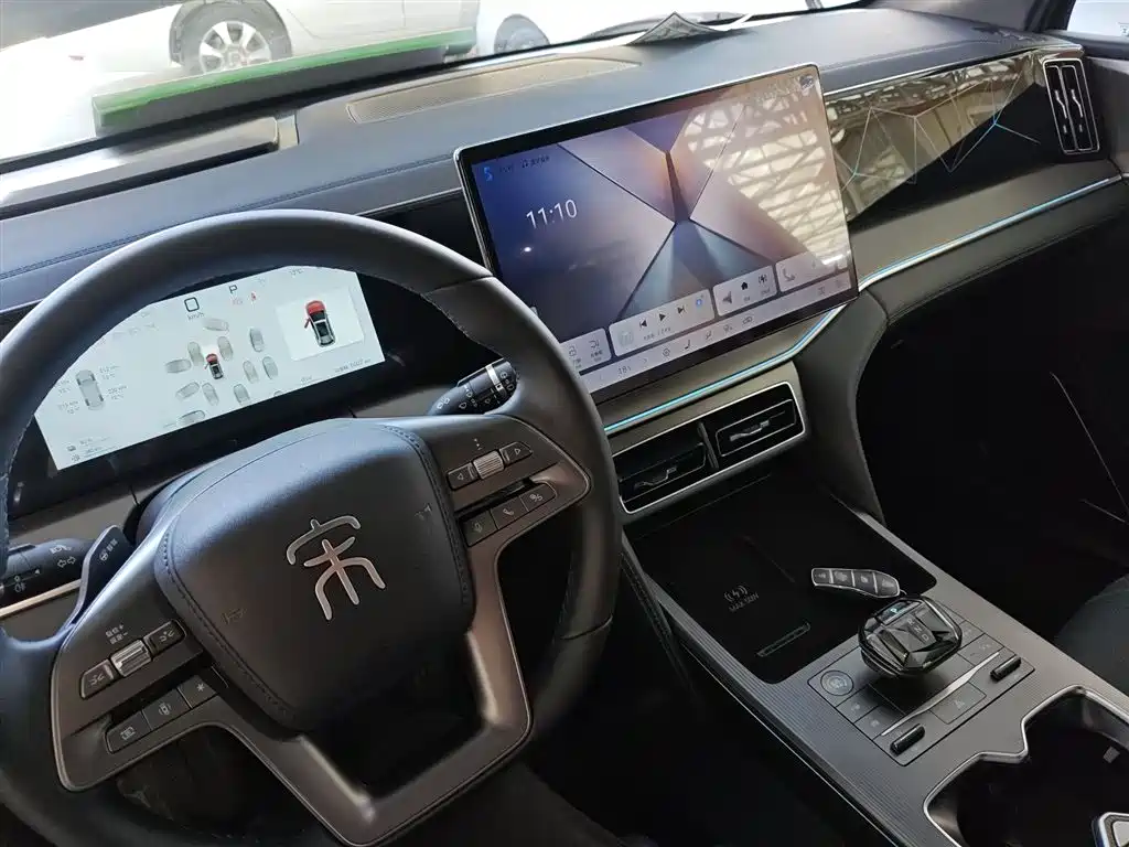 BYD L DM-i 2025 — фото 10