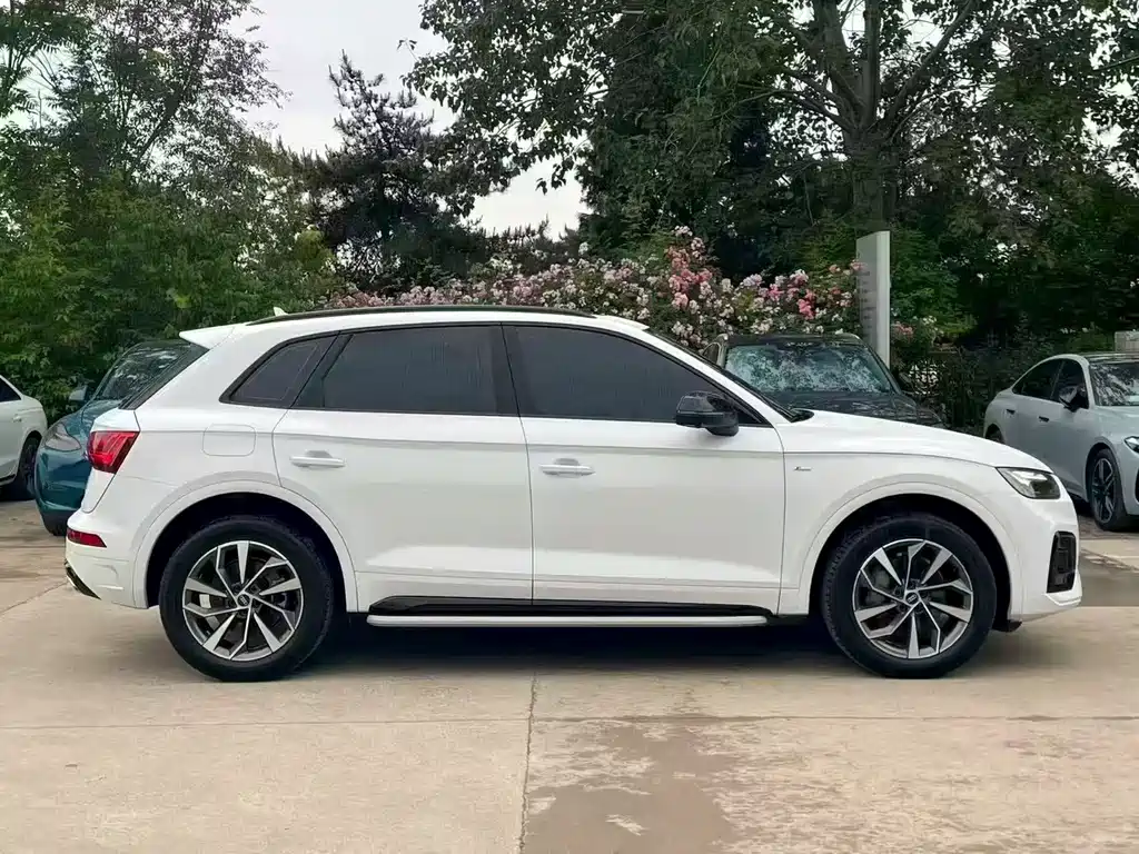 Audi Q5L 2024 — фото 7