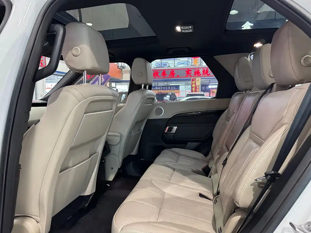 Land Rover Discovery 2018 — фото 13