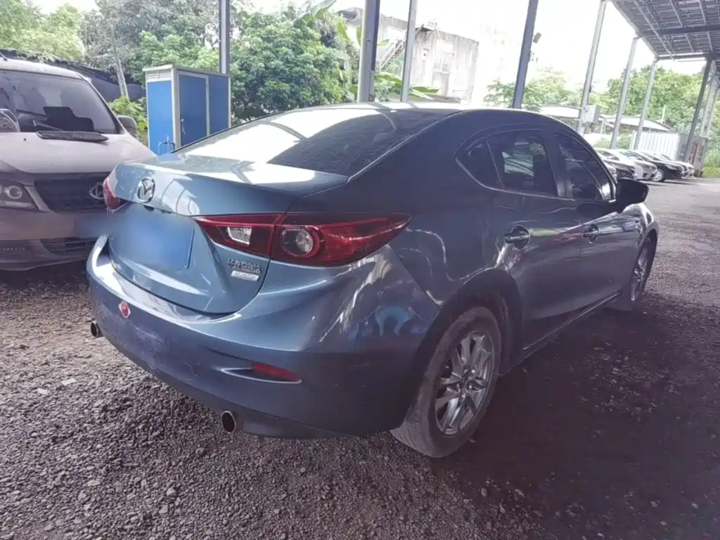 Mazda 3 Axela 2015